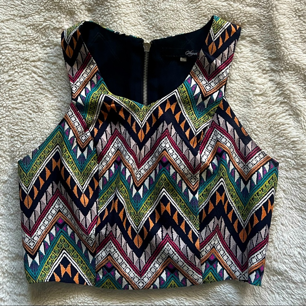 Multicolored Chevron Pattern Sleeveless Crop Top!
